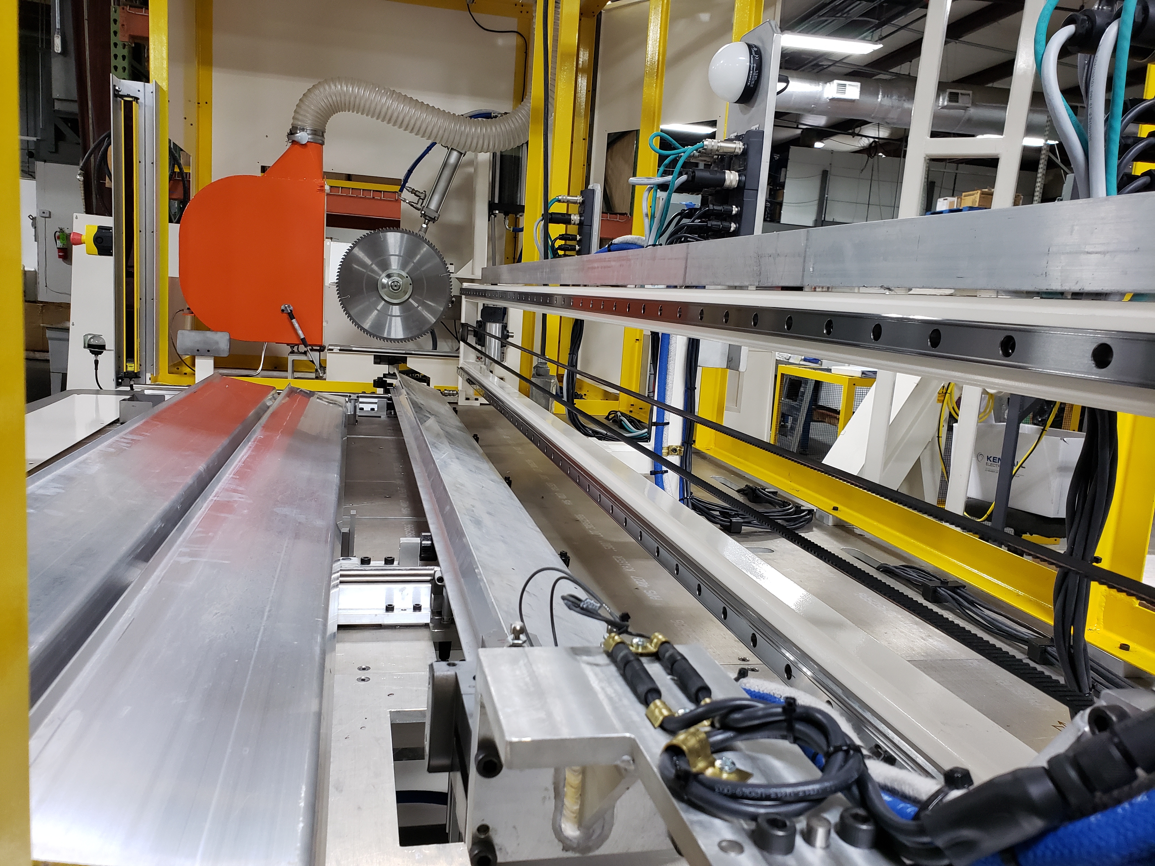Automated Saw Types RazorGage’s AutoPusher Optimizing Saw System